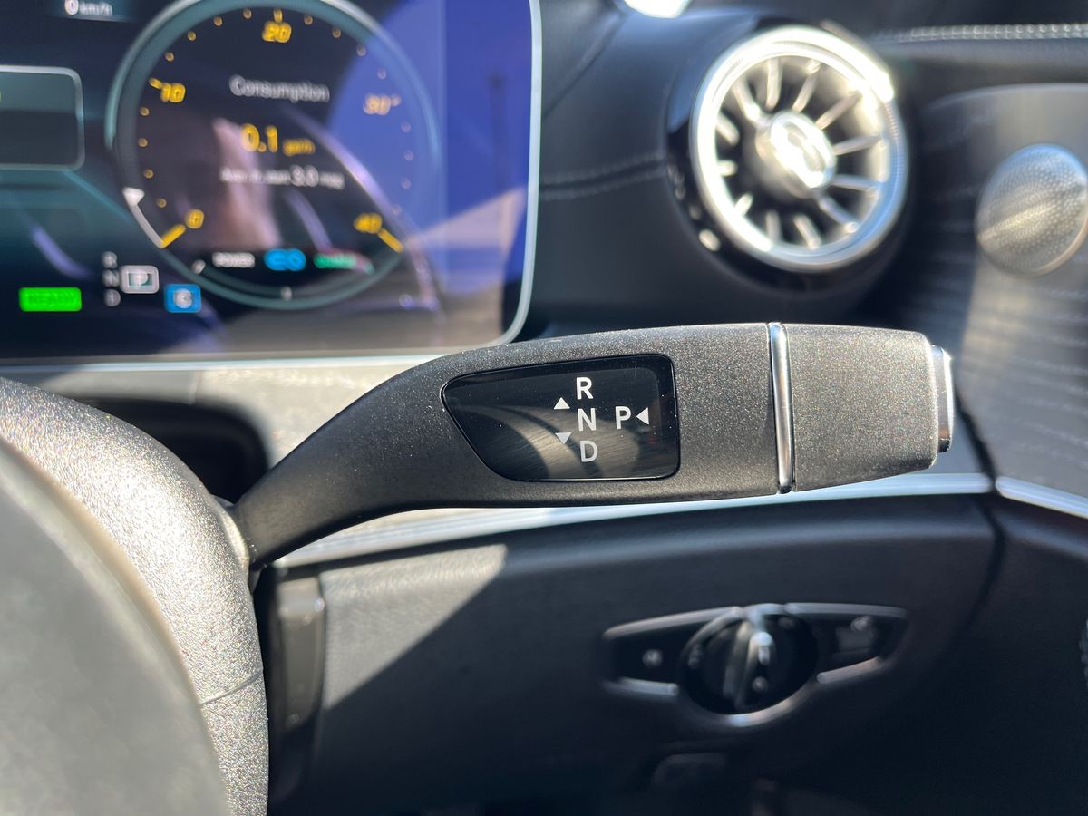 Mercedes-Benz E Class Photo 37