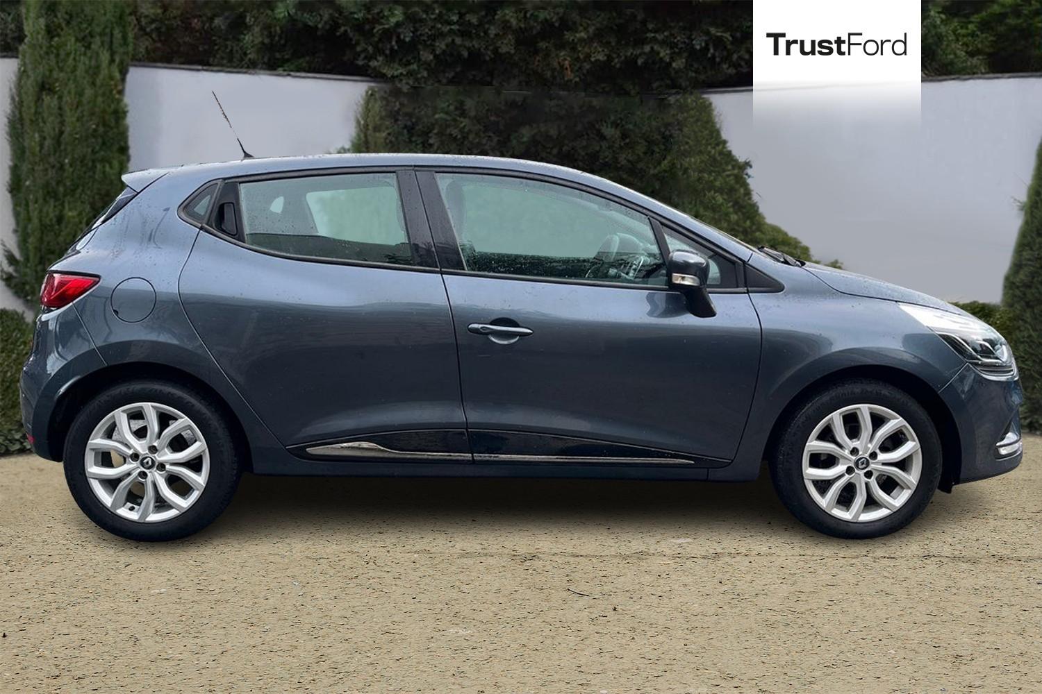 Renault CLIO Photo 2
