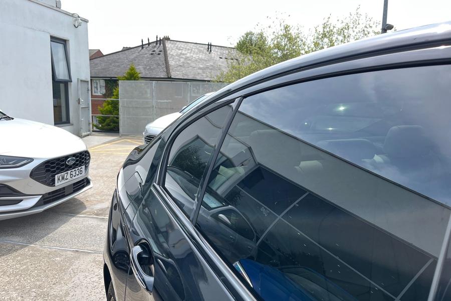 BMW 5 SERIES Photo autoimg-8feefec3b108dbf20da4b96aa5c5f468e9aef96d.jpg