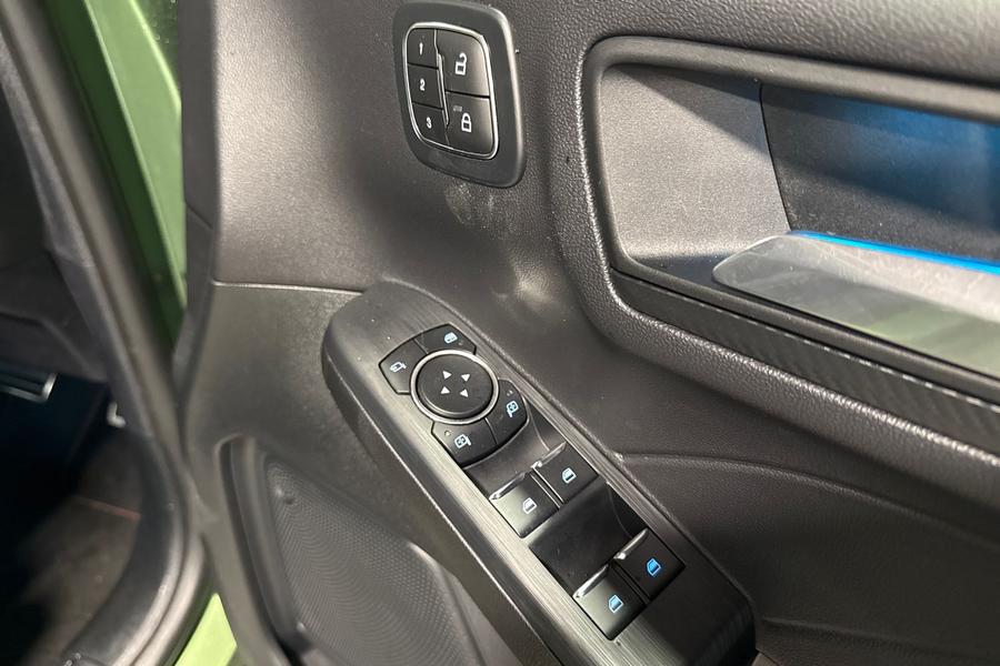 Ford Kuga Photo autoimg-8ff2e89652db1620e300045441a1ab5795e47611.jpg