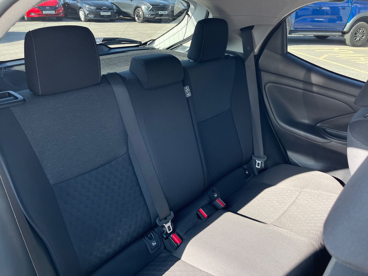 Toyota Yaris Photo 26