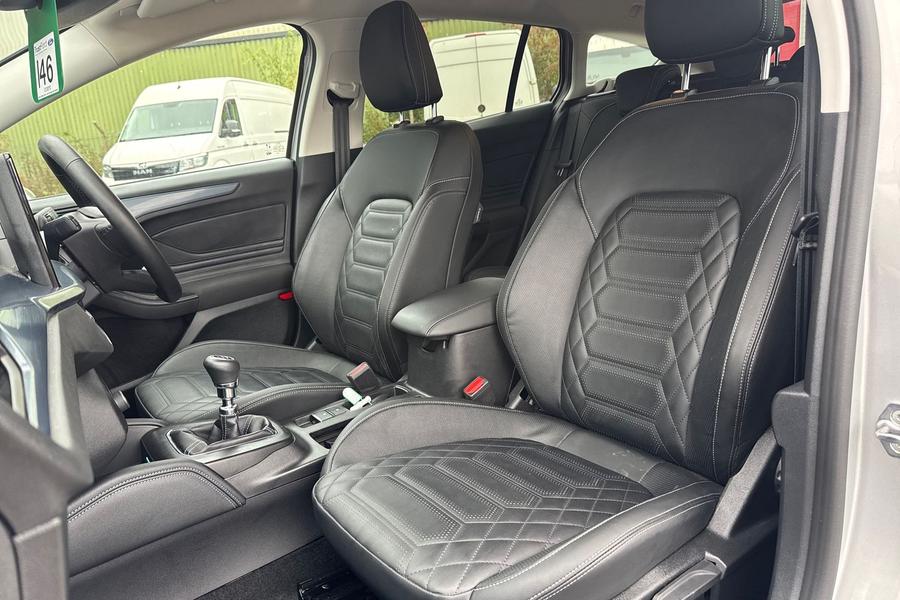 Ford FOCUS Photo autoimg-8ffa5e0afccd32ff14f9a97b95f3a68f6dae5a01.jpg