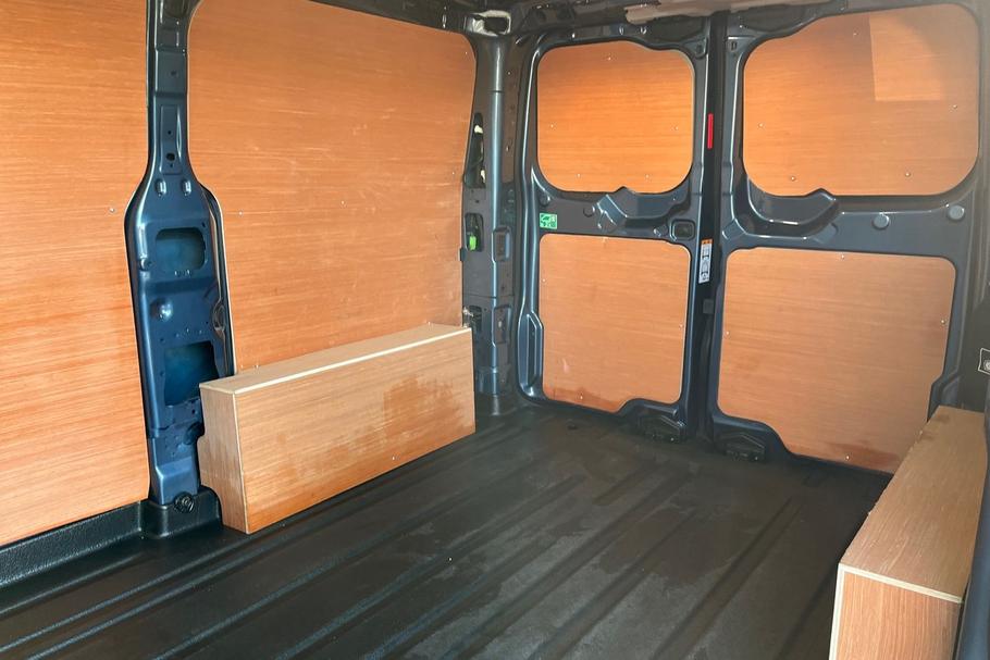 Used Ford TRANSIT CUSTOM 5