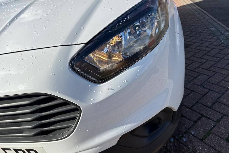 Ford TRANSIT COURIER Photo autoimg-8ffd2163084f0b539612107064027e9258ff1d36.jpg