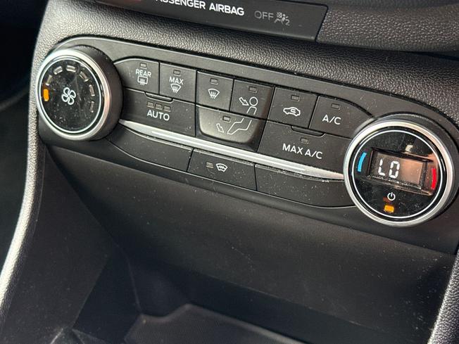 FORD Fiesta Photo 38