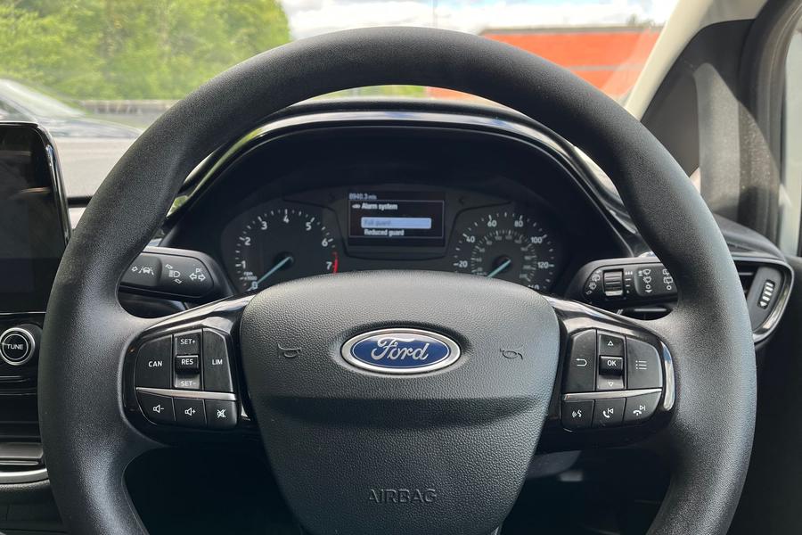 Ford Fiesta Photo autoimg-90015eb6dda9a76c1c10a10071341b50871e864c.jpg