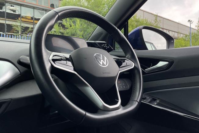 VOLKSWAGEN ID.4 Photo 26