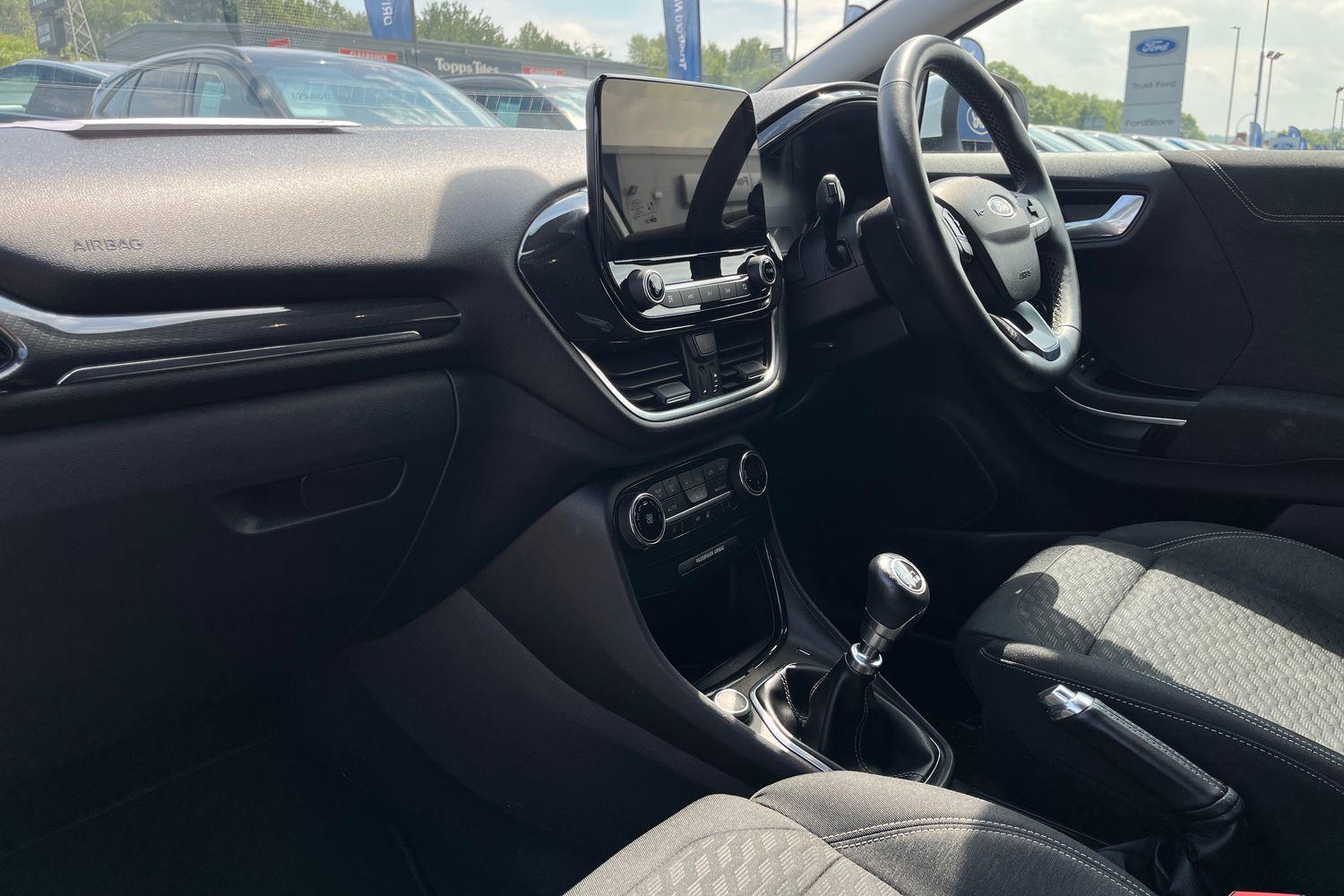 Ford PUMA Photo 17