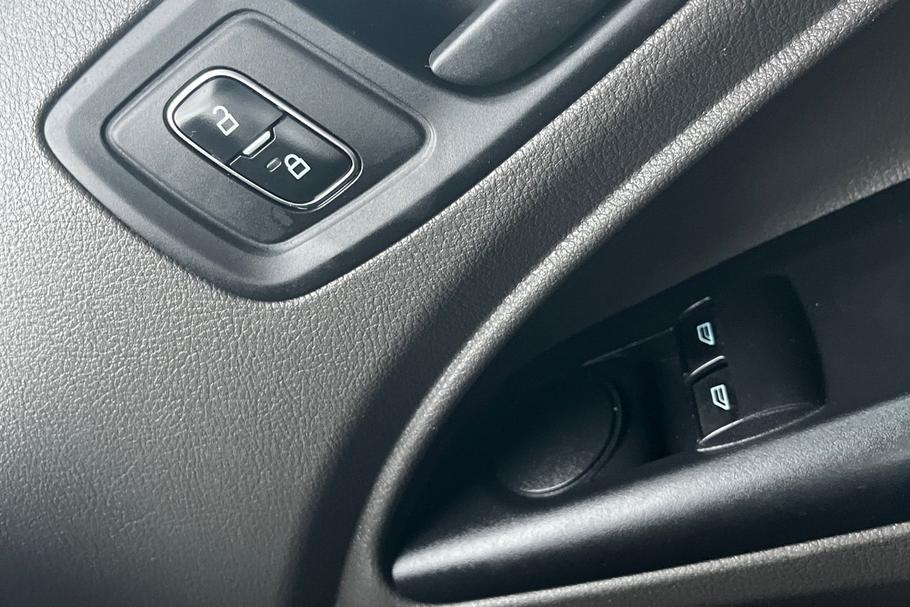 Used Ford TRANSIT CONNECT 9