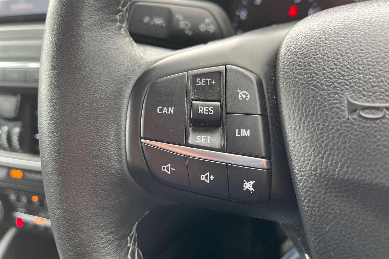 Ford FOCUS Photo 28