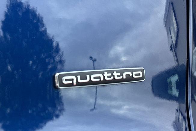 AUDI Q5 SUV Photo 29