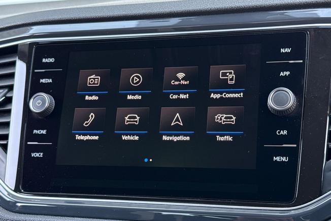 VOLKSWAGEN T-Roc Photo 28