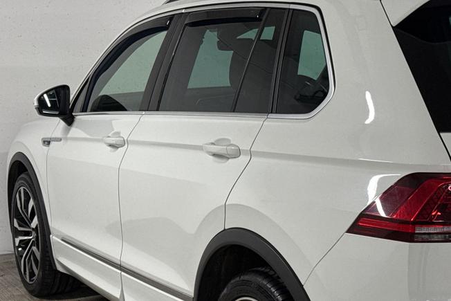 VOLKSWAGEN Tiguan Photo 26