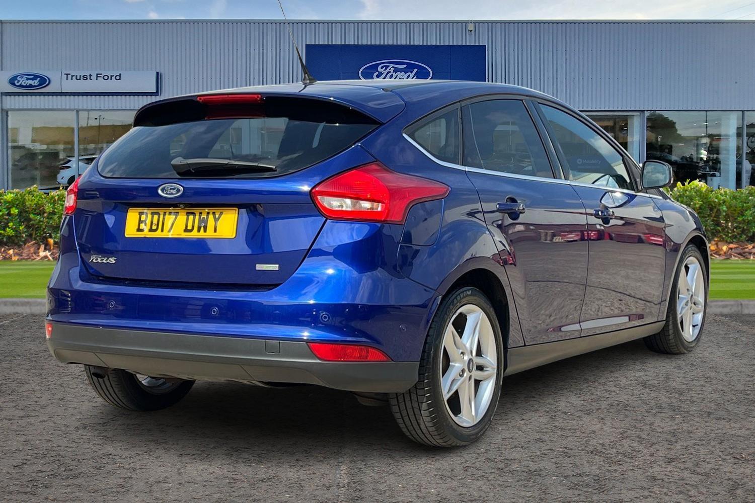 Ford Focus Photo 3