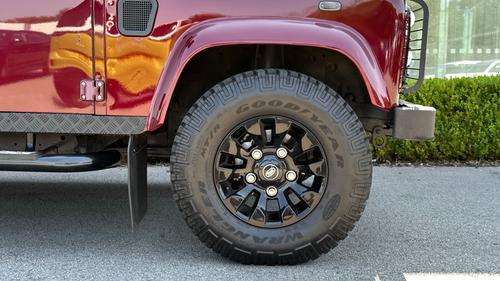Land Rover Defender Photo autoimg-902273846b1928f68ad6c3c366b099e333366a4e.jpg