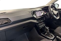 VOLKSWAGEN T-Cross Photo 2