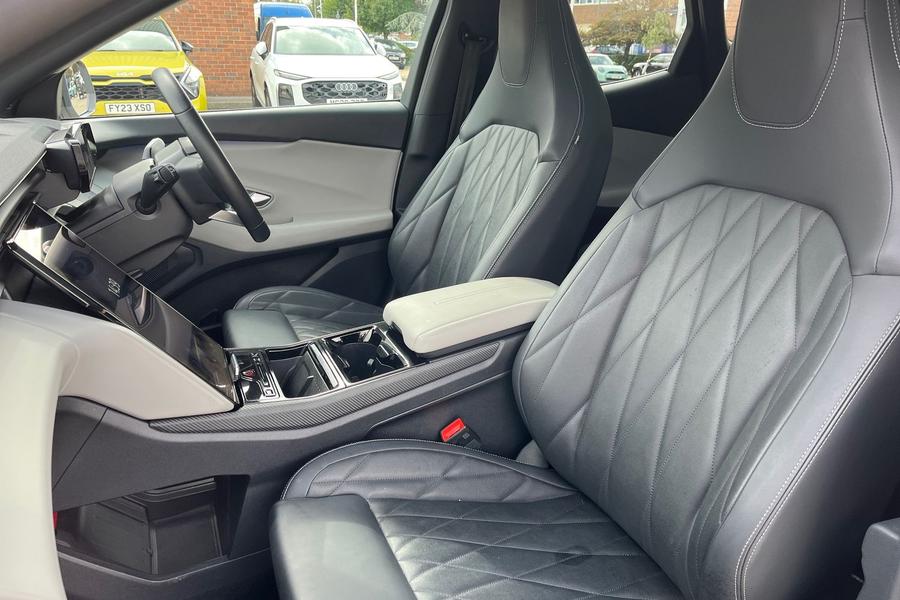 Ford Explorer Photo autoimg-90246424776730f8a4af1ff7d5f652e31443a4e6.jpg