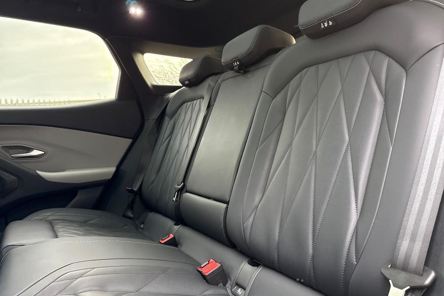Ford Explorer Photo autoimg-90256363b7835f71da04d4a131450d4c41f9b25a.jpg