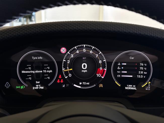 PORSCHE 911 Photo 16