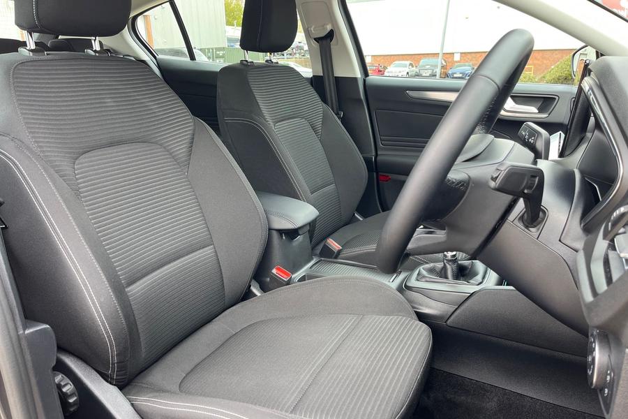 Ford Focus Photo autoimg-902c8c6ae3863d841646e64a91df7c54df2fce3e.jpg
