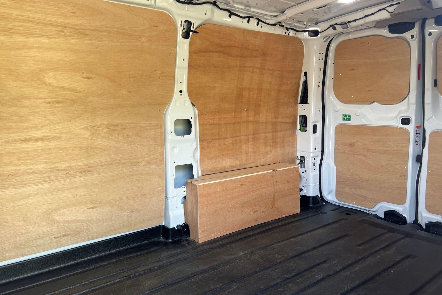 Ford E-TRANSIT CUSTOM Photo 3