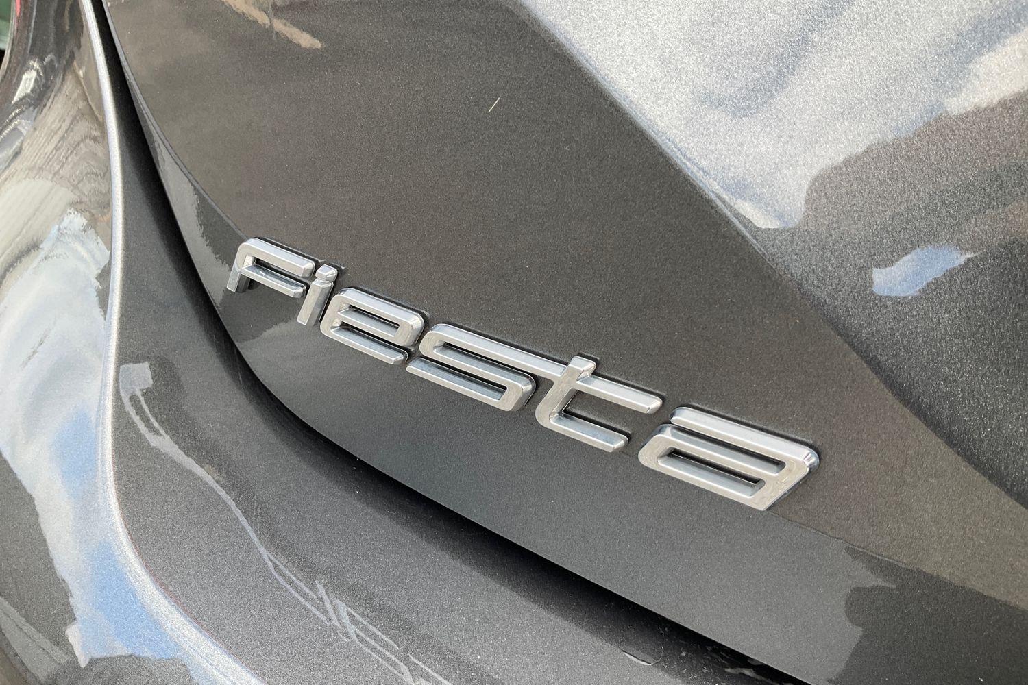 Ford FIESTA Photo 38