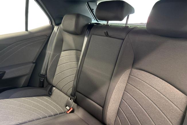VOLKSWAGEN ID.3 Photo 9