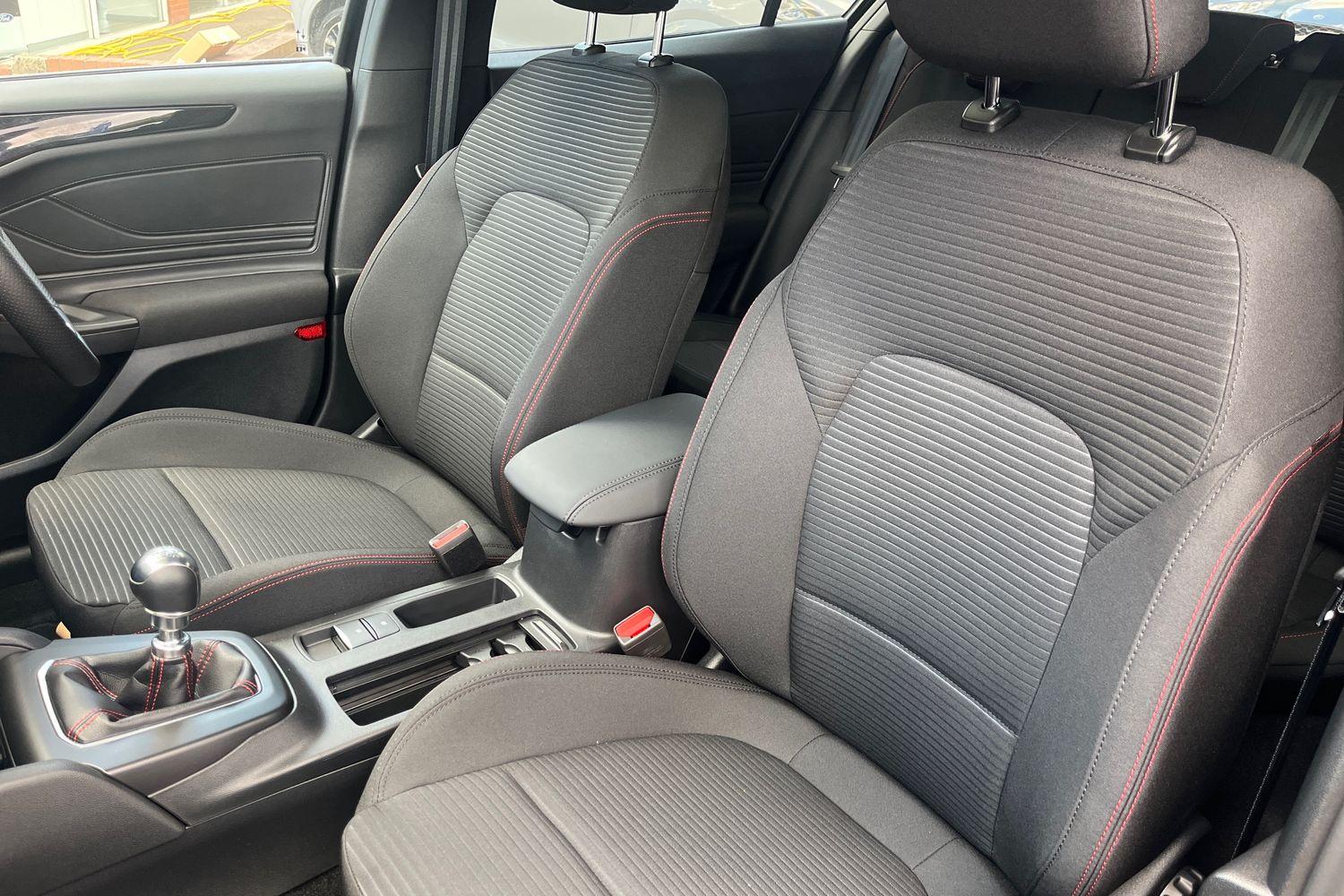 Ford FOCUS Photo 18