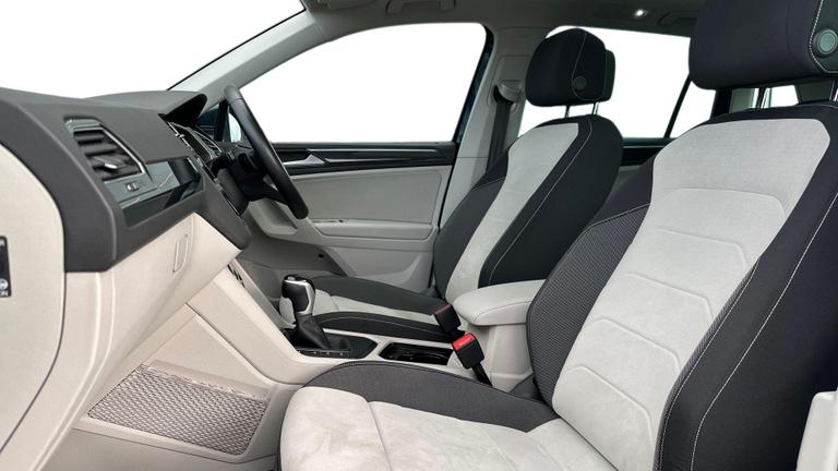 Used Volkswagen Tiguan VK72DTX 3