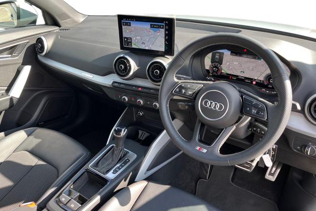 Audi Q2 Photo 6