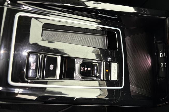 VOLKSWAGEN Golf Photo 29