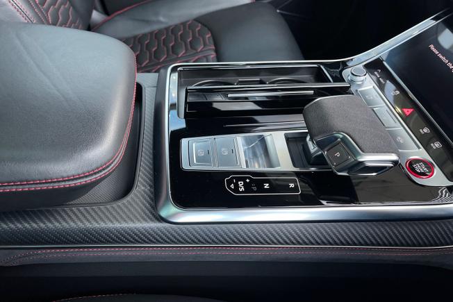 Audi RSQ8 Photo 23