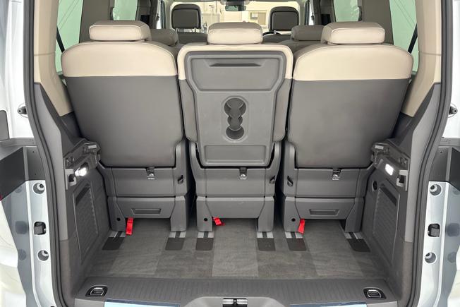 VOLKSWAGEN Multivan Photo 12
