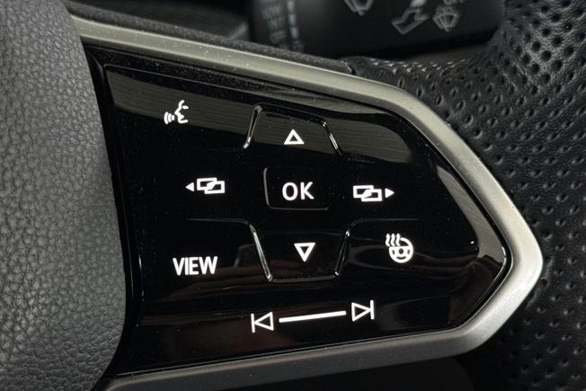 VOLKSWAGEN Golf Photo 17