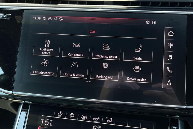 AUDI Q8 Photo 33
