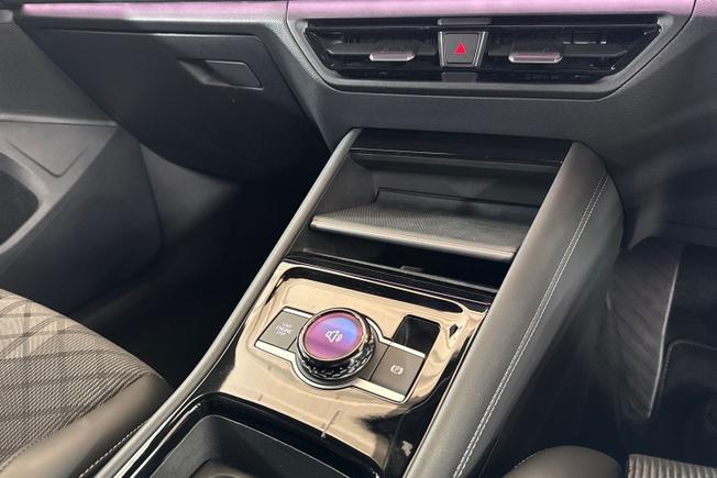 VOLKSWAGEN Tiguan Photo 25