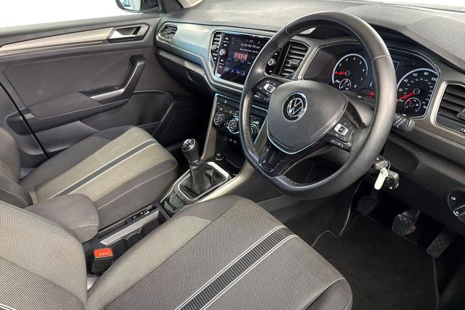 VOLKSWAGEN T-Roc Photo 6