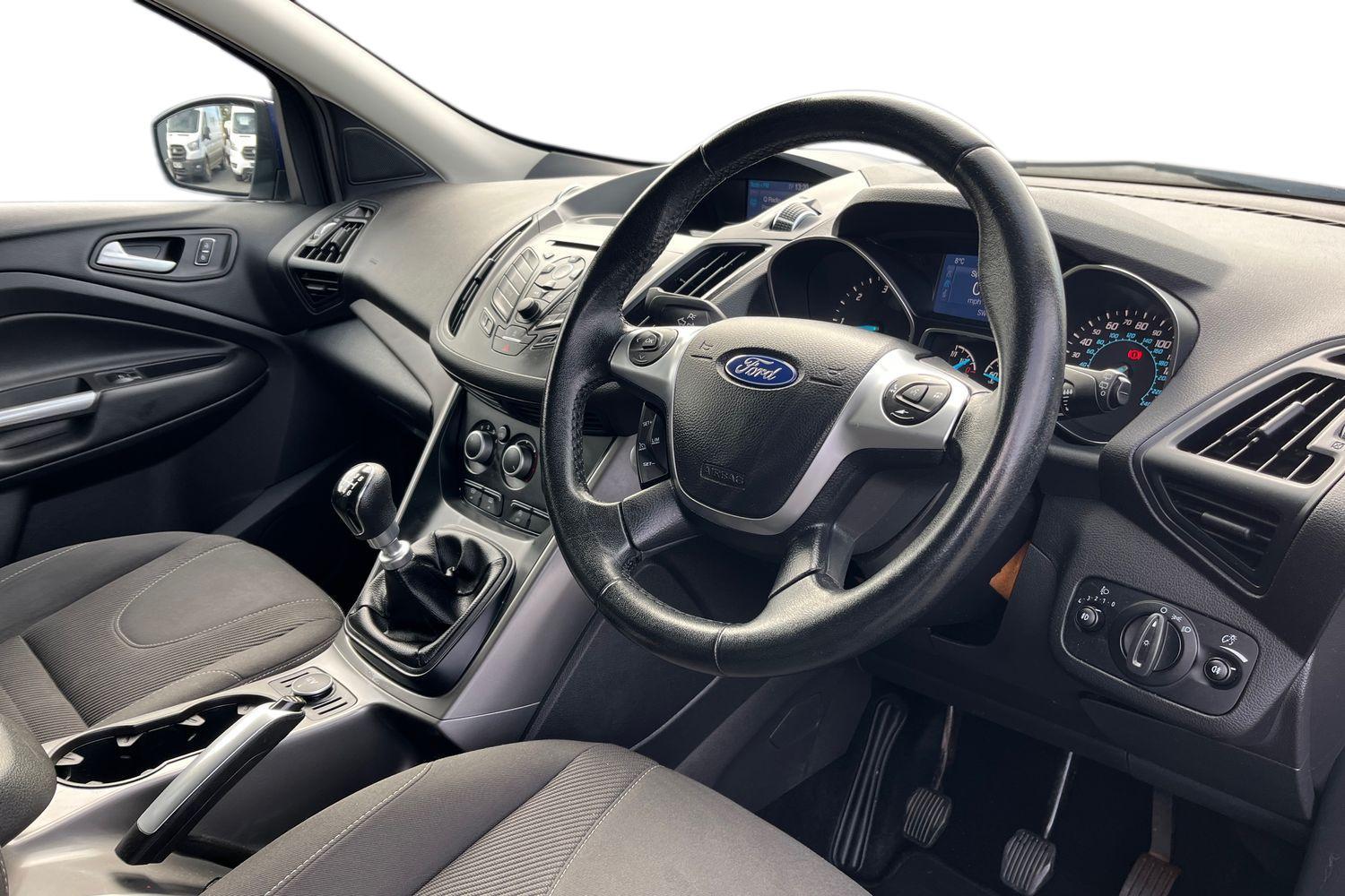 Ford KUGA Photo 8