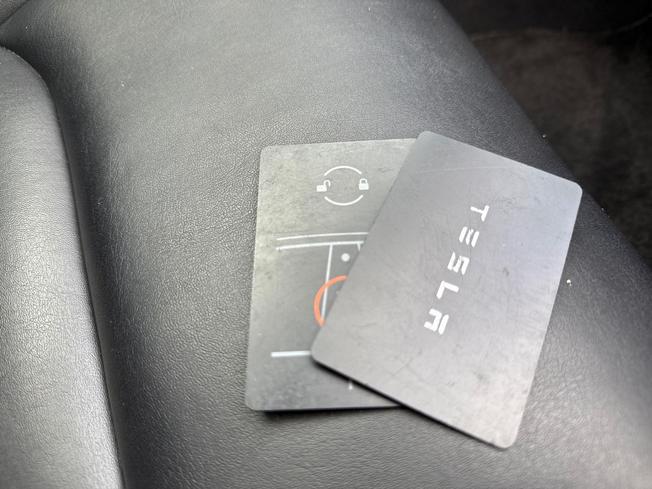TESLA Model 3 Photo 33