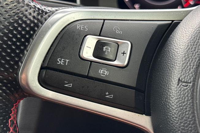Volkswagen Golf Photo 16
