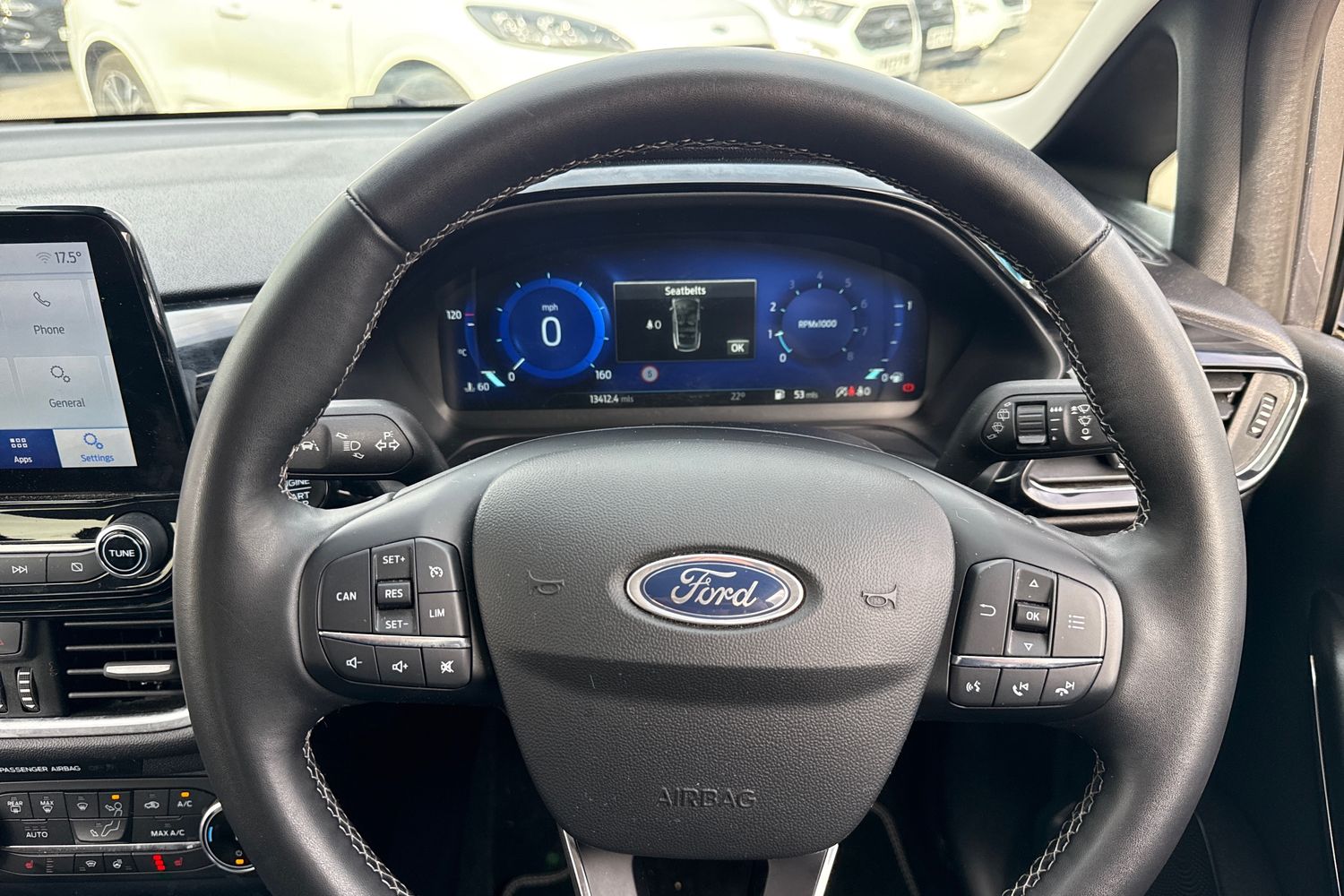 Ford FIESTA Photo 11