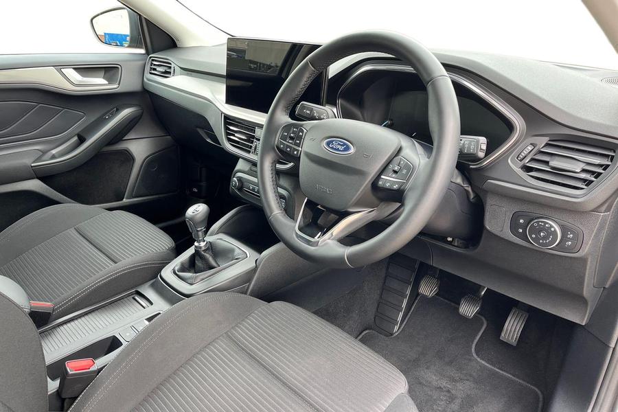 Ford Focus Photo autoimg-9052b68b04619e5415f26251f60185fed7ad1c94.jpg
