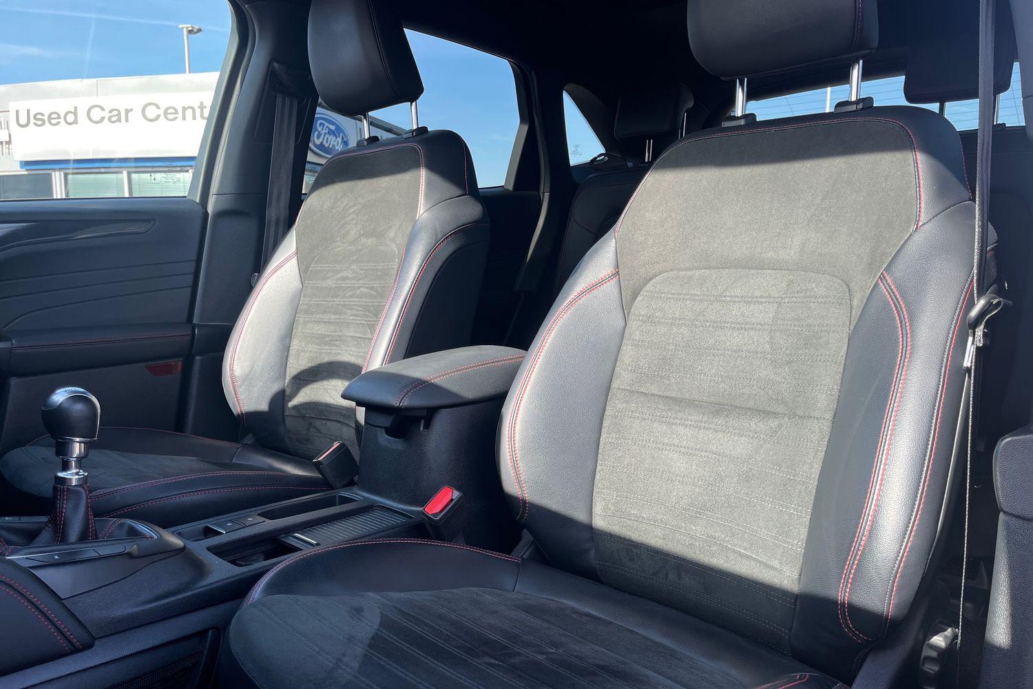 Ford KUGA Photo 18