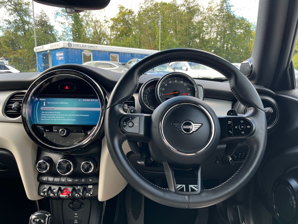 MINI Convertible Photo 14
