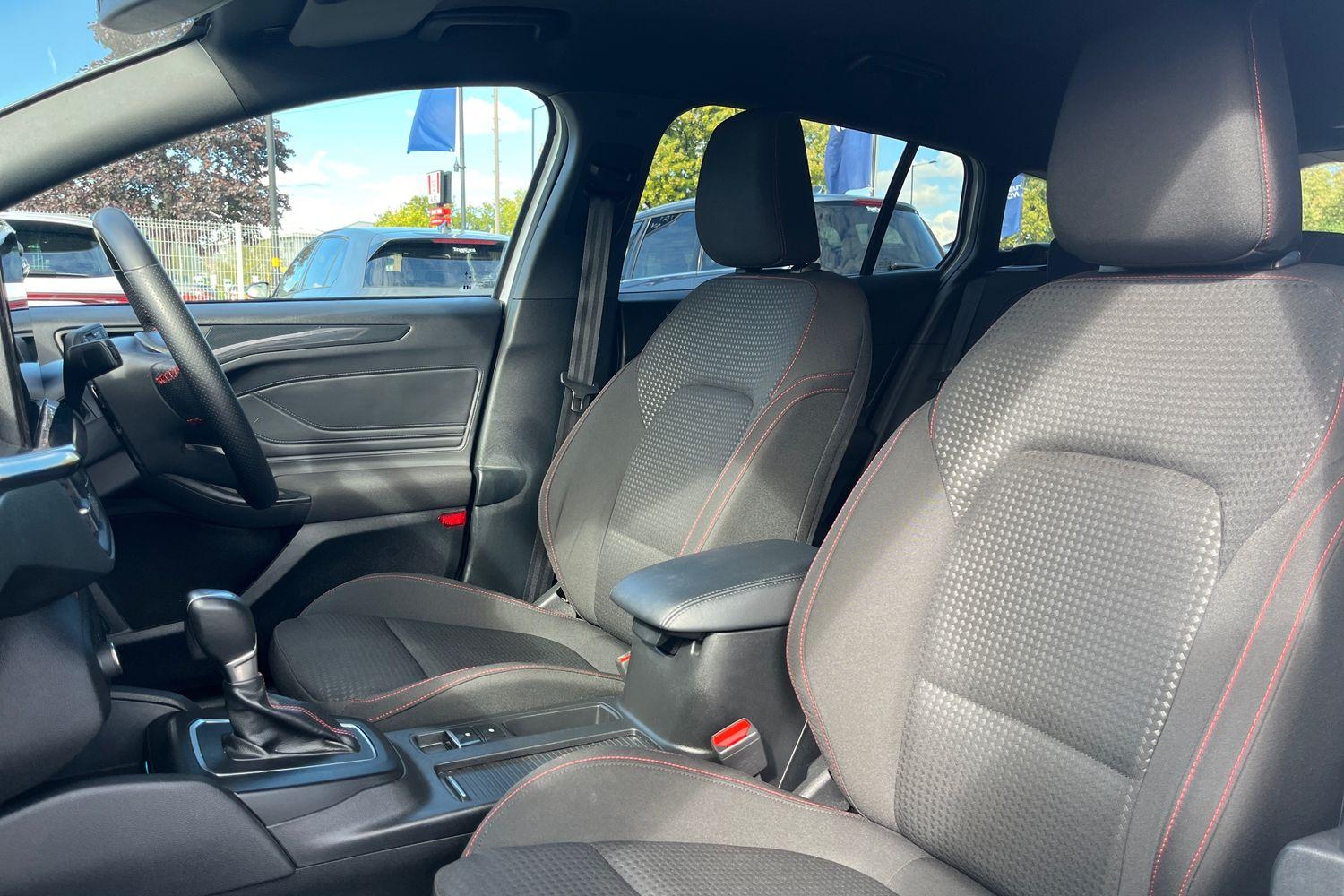 Ford Focus Photo 18