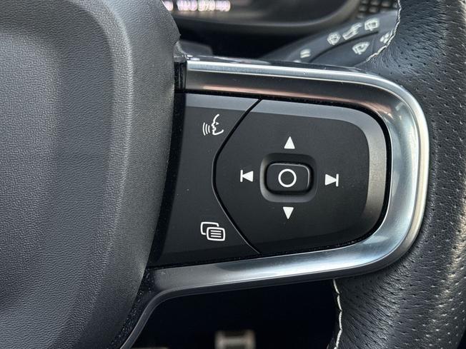 VOLVO Xc40 Photo 17