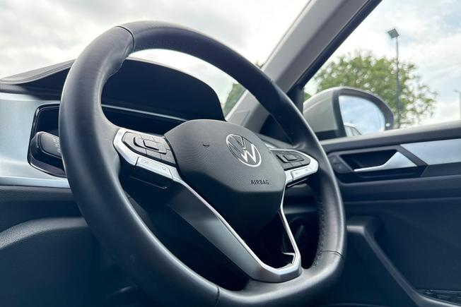 VOLKSWAGEN T-Roc Photo 27