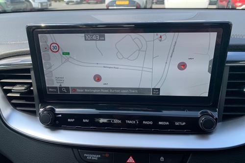 Kia XCEED Photo autoimg-9064bd90aabf761964d48e8d3037286a79fce1f7.jpg