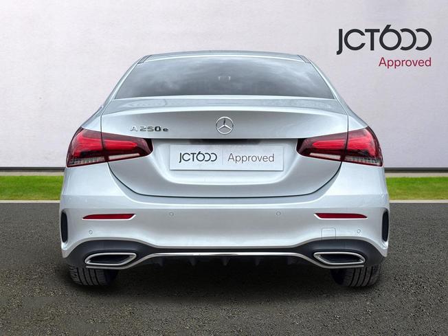 MERCEDES-BENZ A Class Photo 7