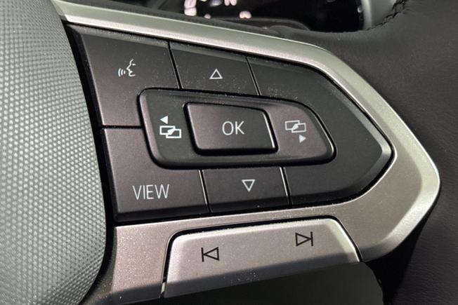 Volkswagen T-Roc Photo 17